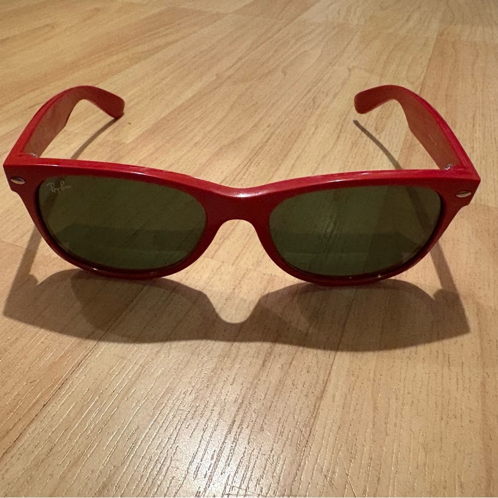 Ray-Ban Red Frame Green Lens Sunglasses